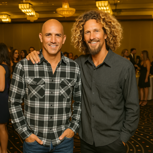 Painel com fotos de Kelly Slater, Rob Machado em evento internacional